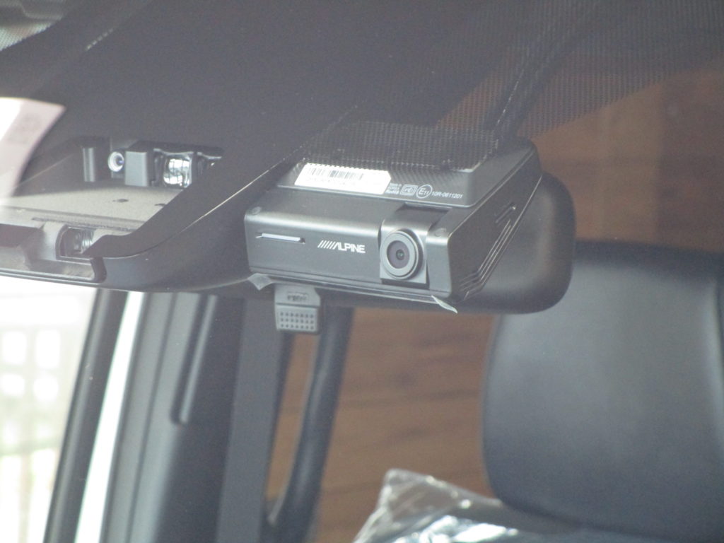 激安ブランド ALPINEアルパインDVR-C320R 2カメラドライブレコーダー